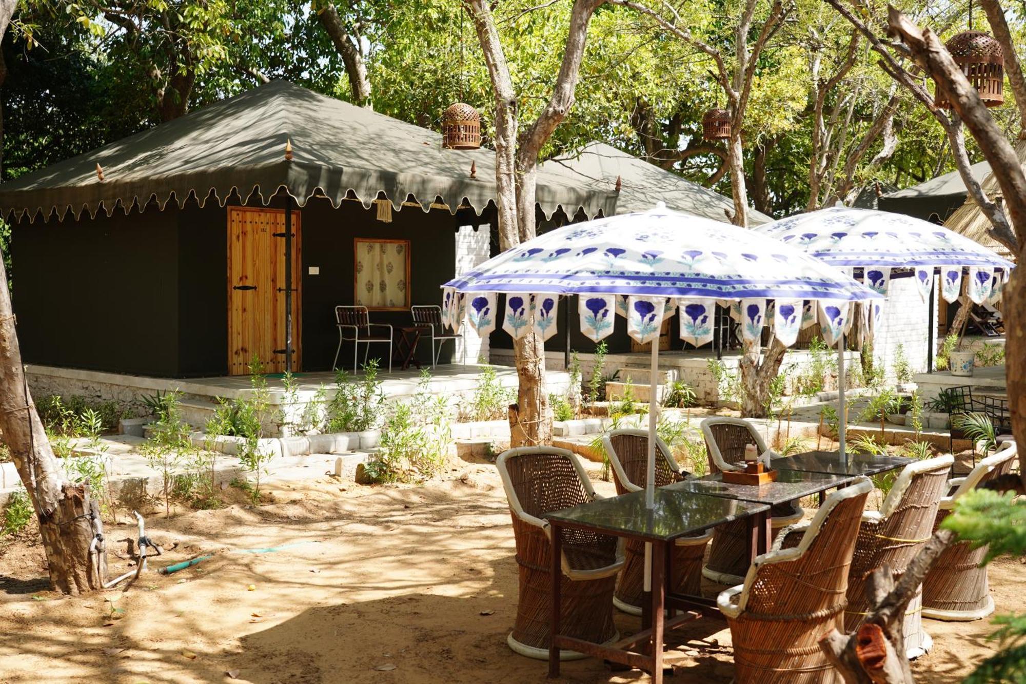 Heli Pushkar Hotel ภายนอก รูปภาพ
