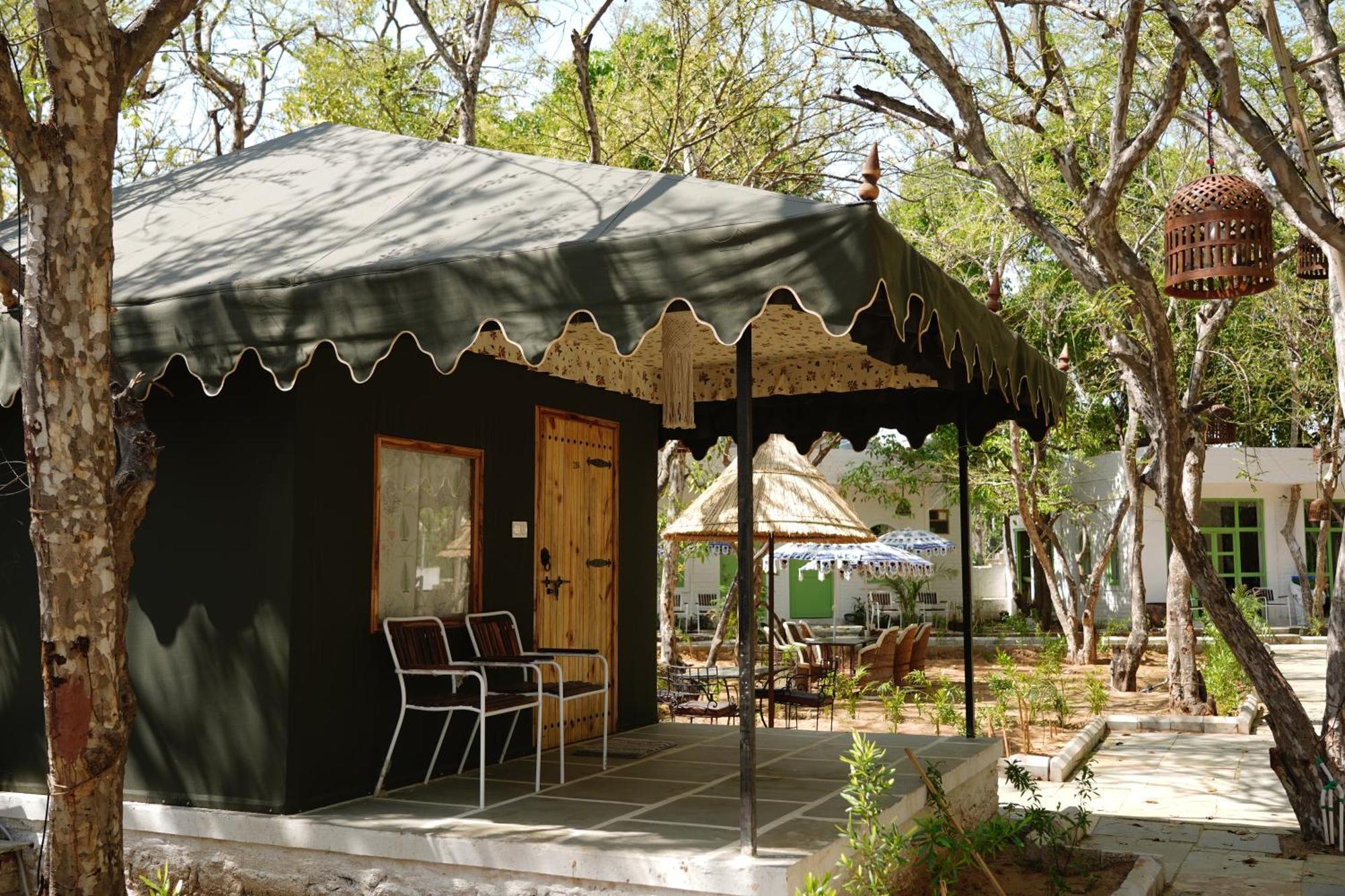Heli Pushkar Hotel ภายนอก รูปภาพ