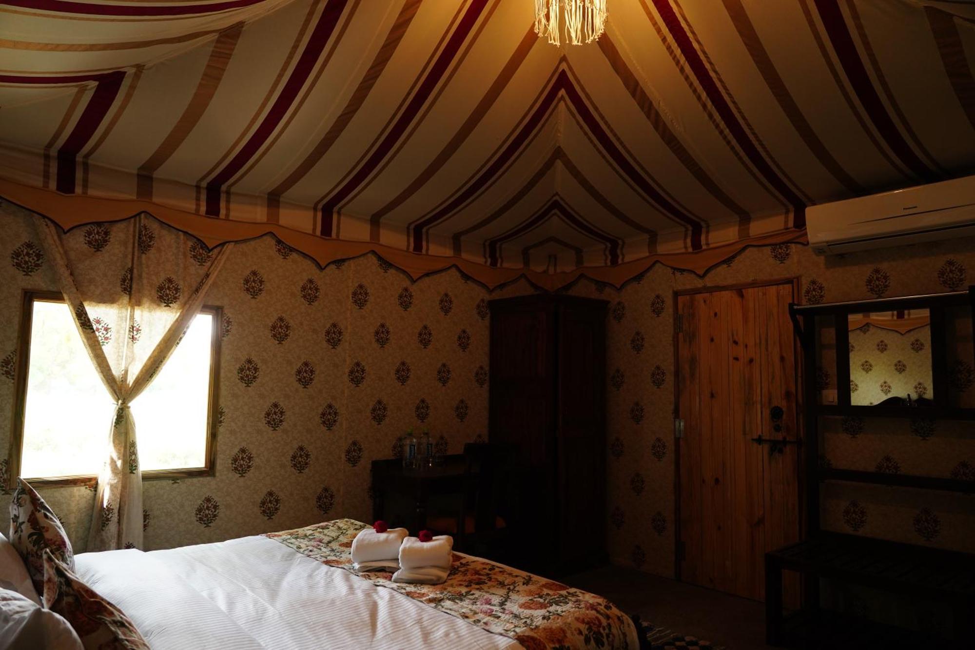 Heli Pushkar Hotel ภายนอก รูปภาพ