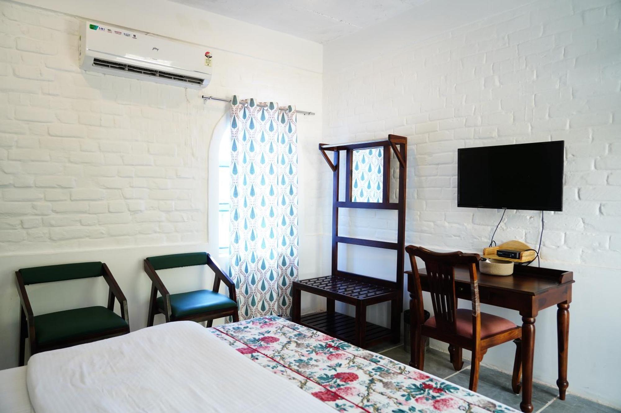 Heli Pushkar Hotel ภายนอก รูปภาพ
