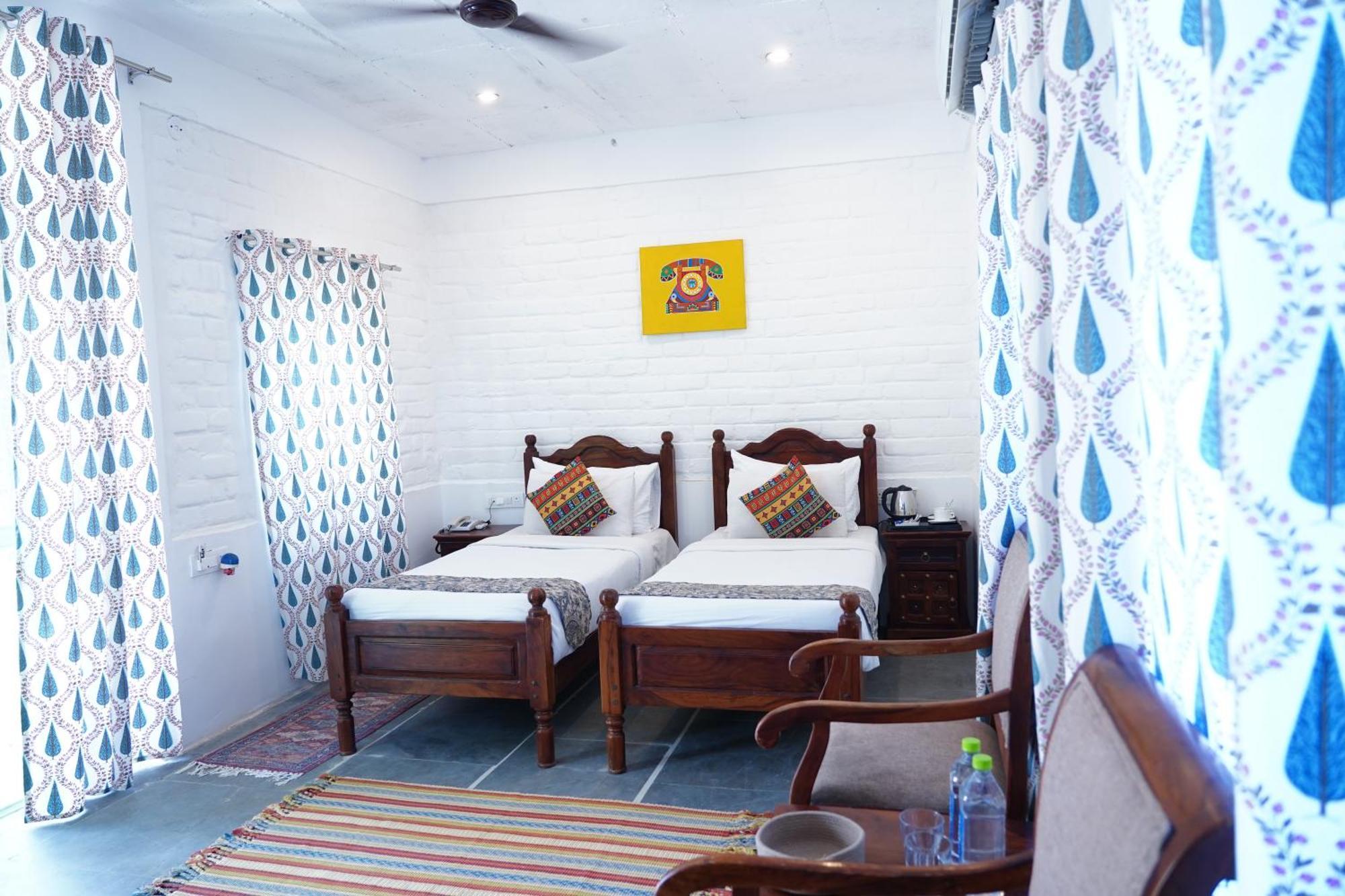 Heli Pushkar Hotel ภายนอก รูปภาพ