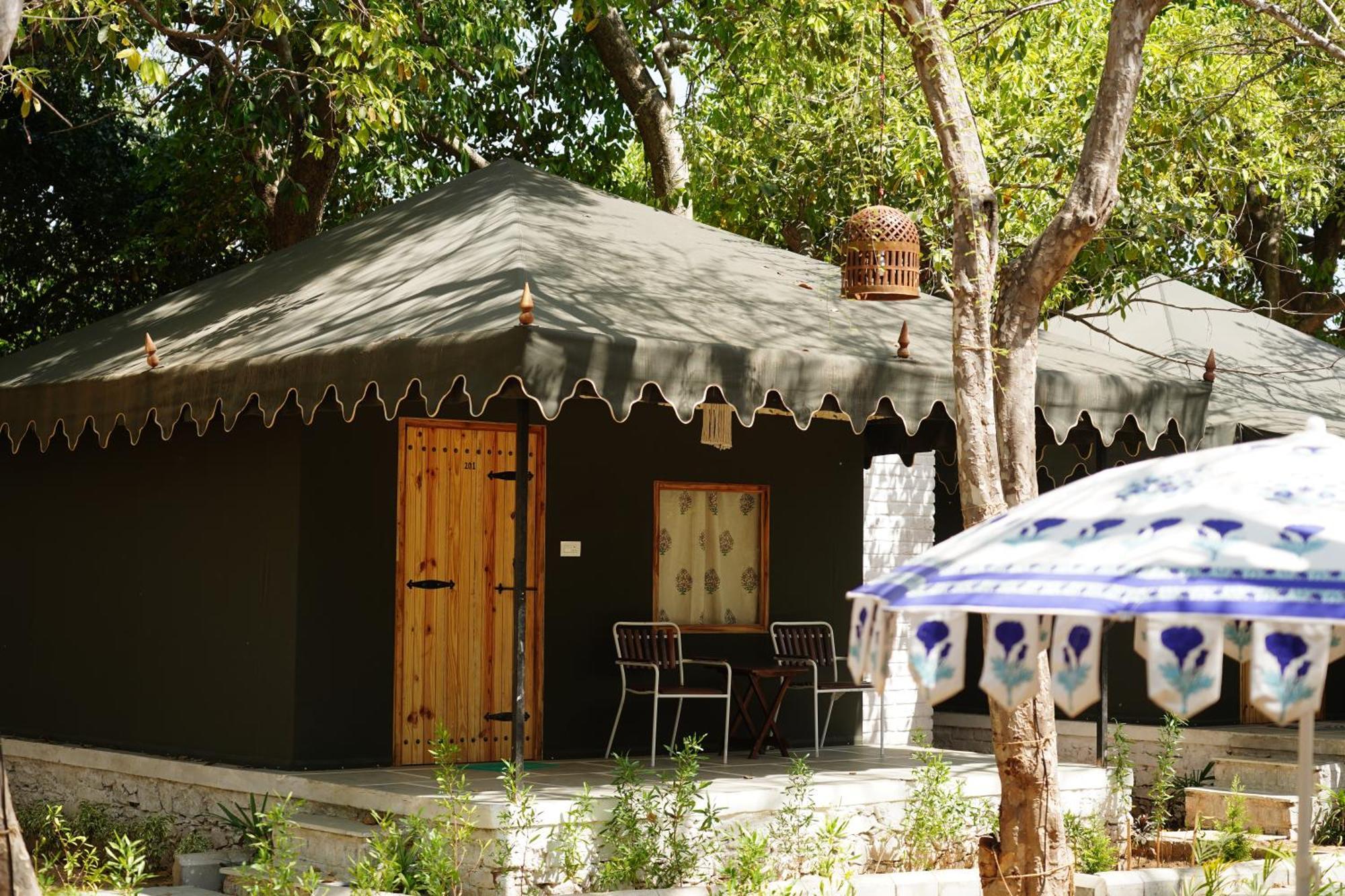 Heli Pushkar Hotel ภายนอก รูปภาพ