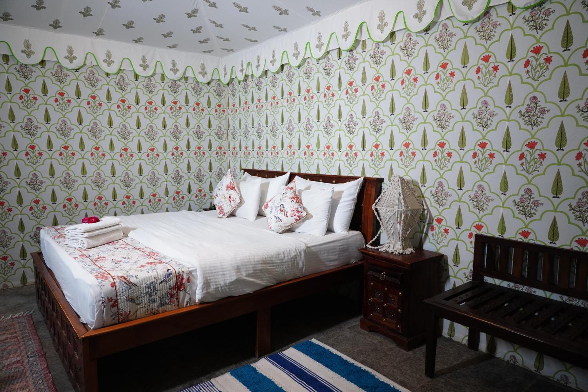 Heli Pushkar Hotel ภายนอก รูปภาพ