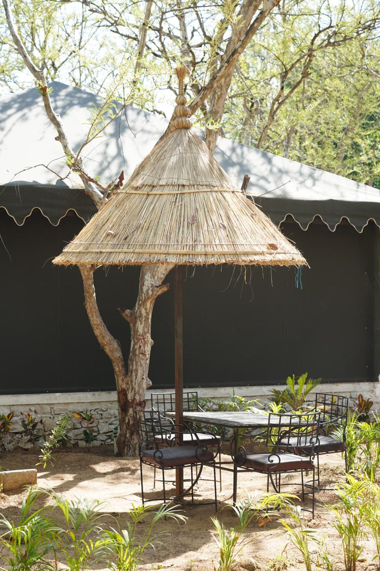 Heli Pushkar Hotel ภายนอก รูปภาพ