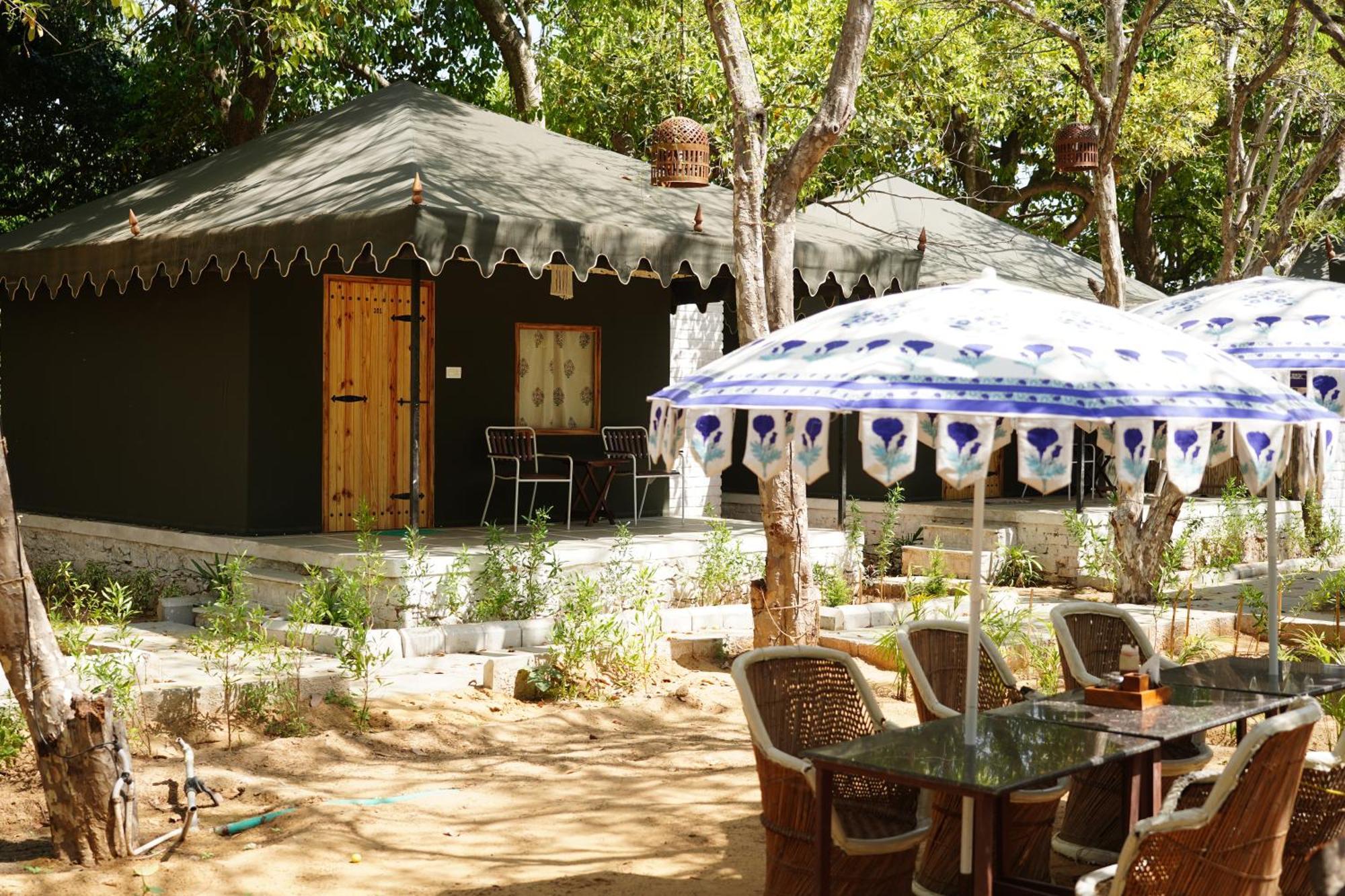 Heli Pushkar Hotel ภายนอก รูปภาพ