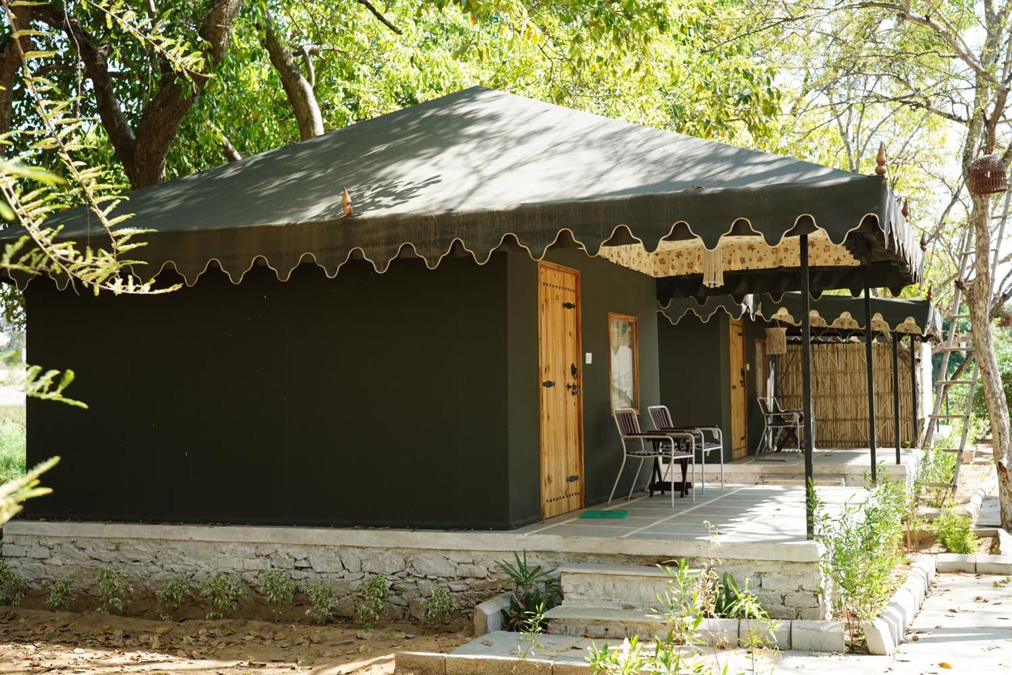 Heli Pushkar Hotel ภายนอก รูปภาพ
