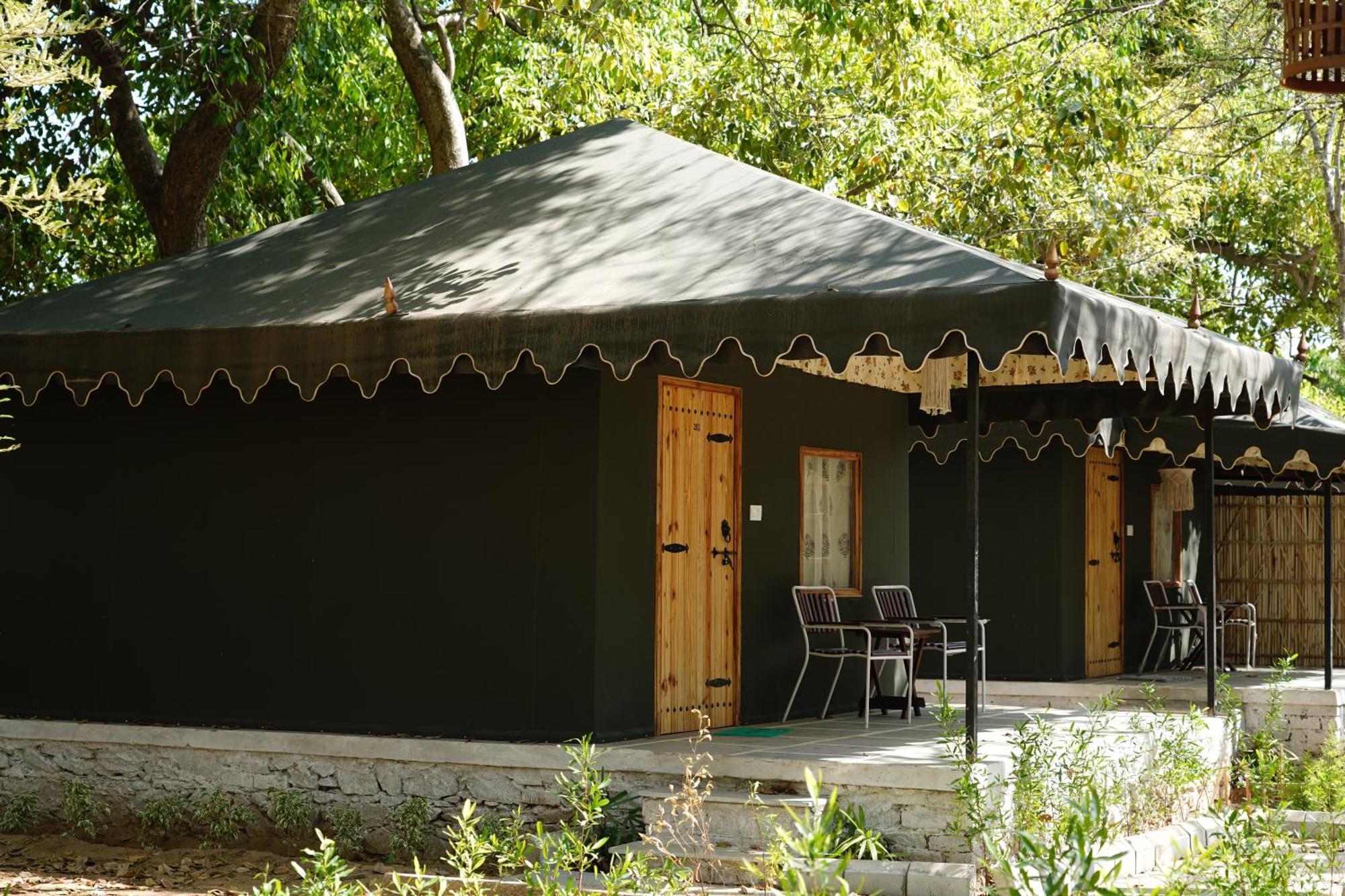Heli Pushkar Hotel ภายนอก รูปภาพ