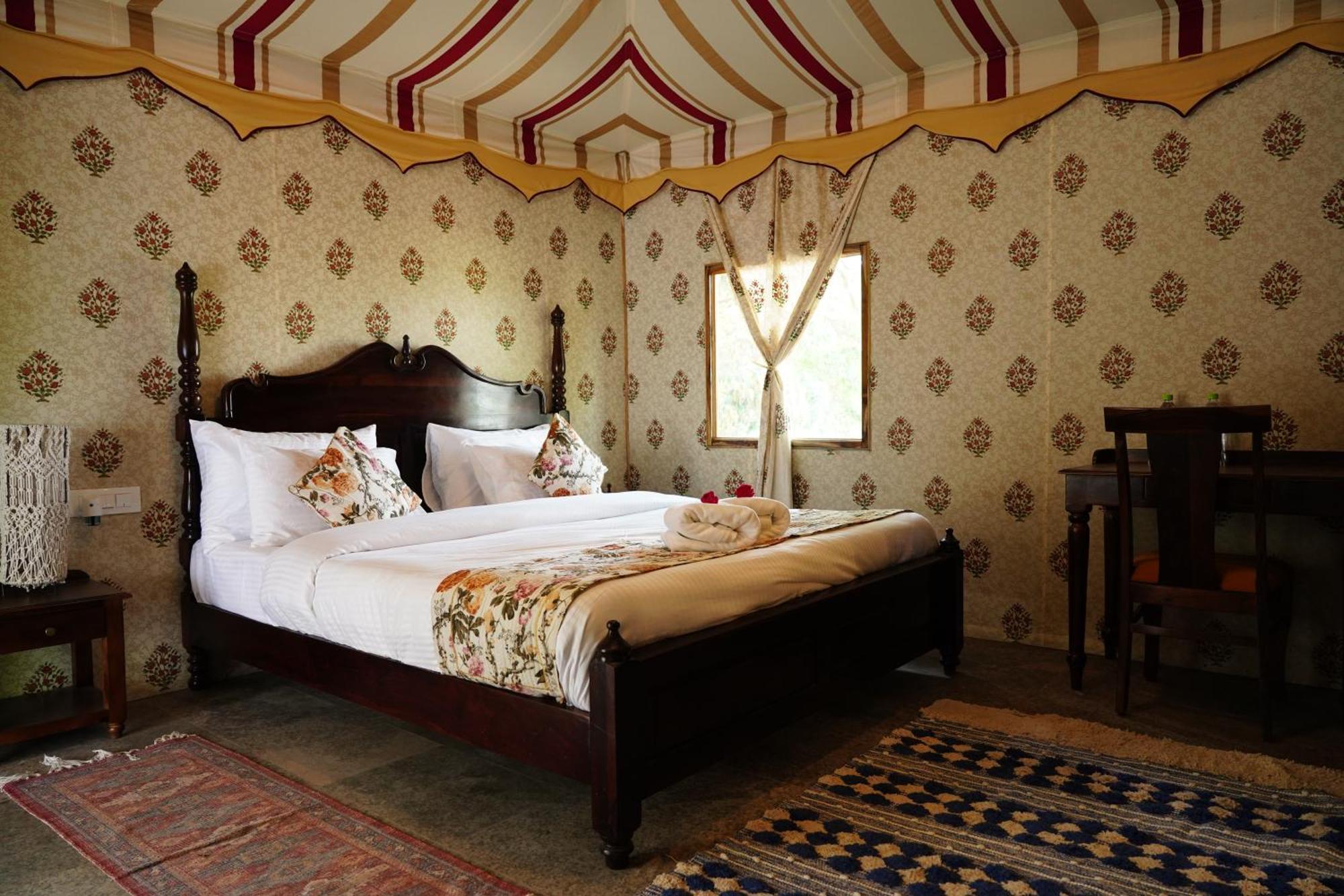 Heli Pushkar Hotel ภายนอก รูปภาพ