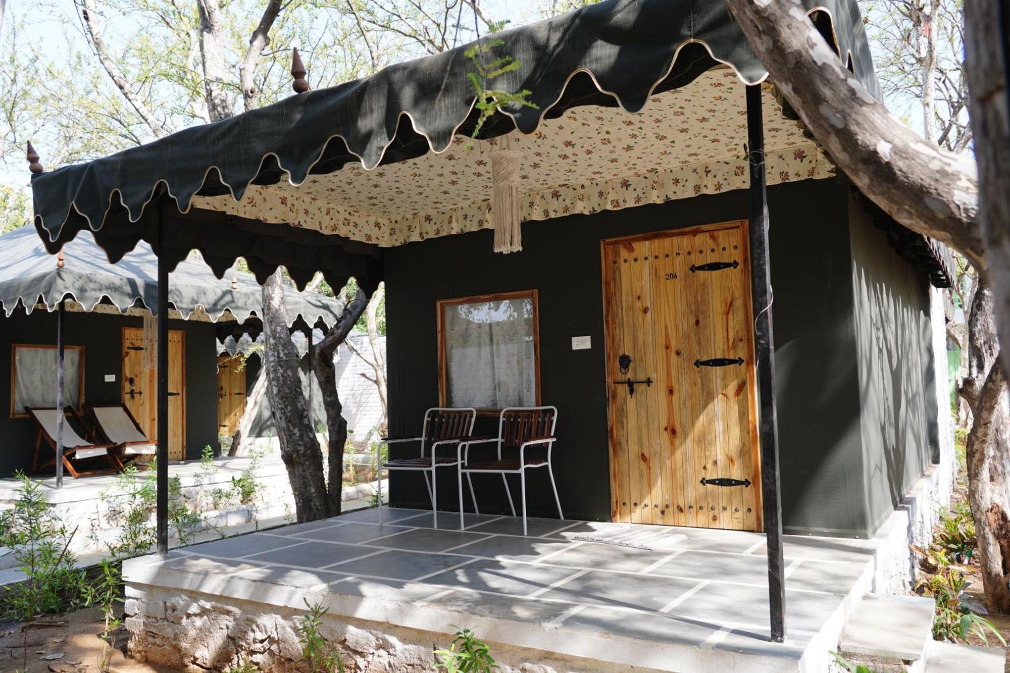 Heli Pushkar Hotel ภายนอก รูปภาพ