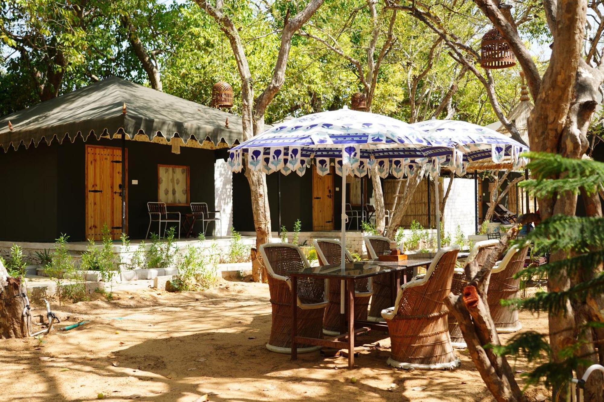 Heli Pushkar Hotel ภายนอก รูปภาพ