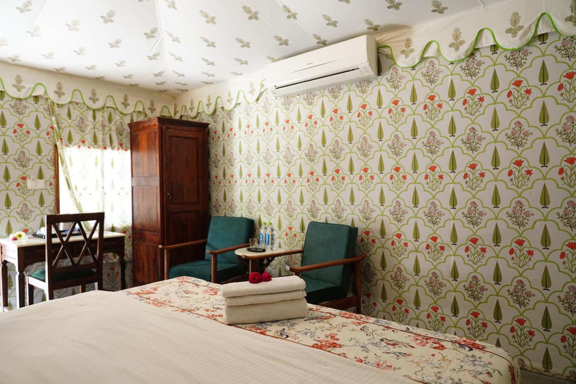 Heli Pushkar Hotel ภายนอก รูปภาพ