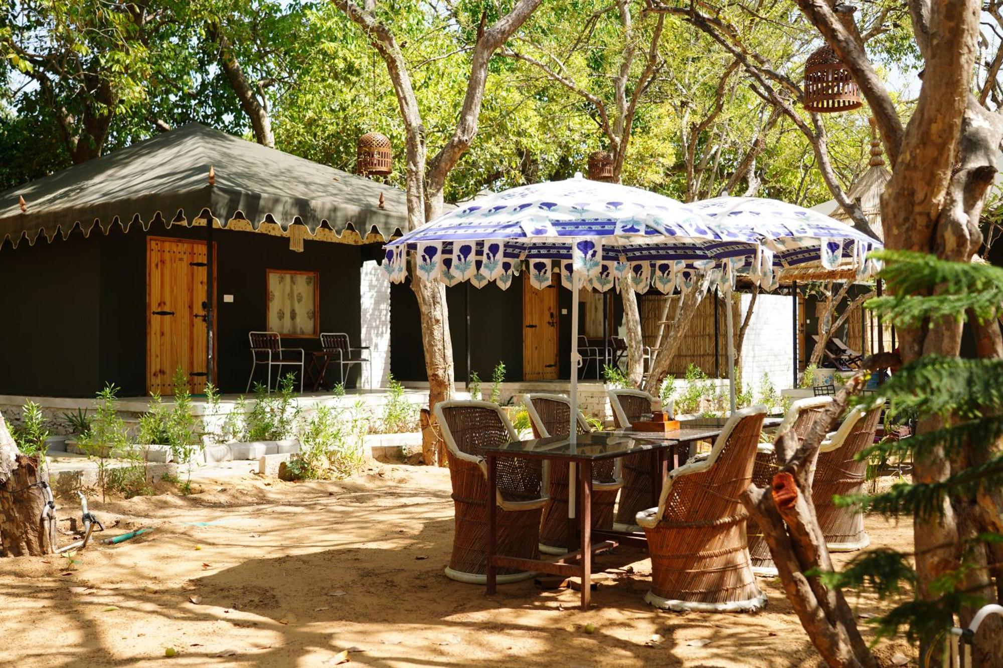 Heli Pushkar Hotel ภายนอก รูปภาพ