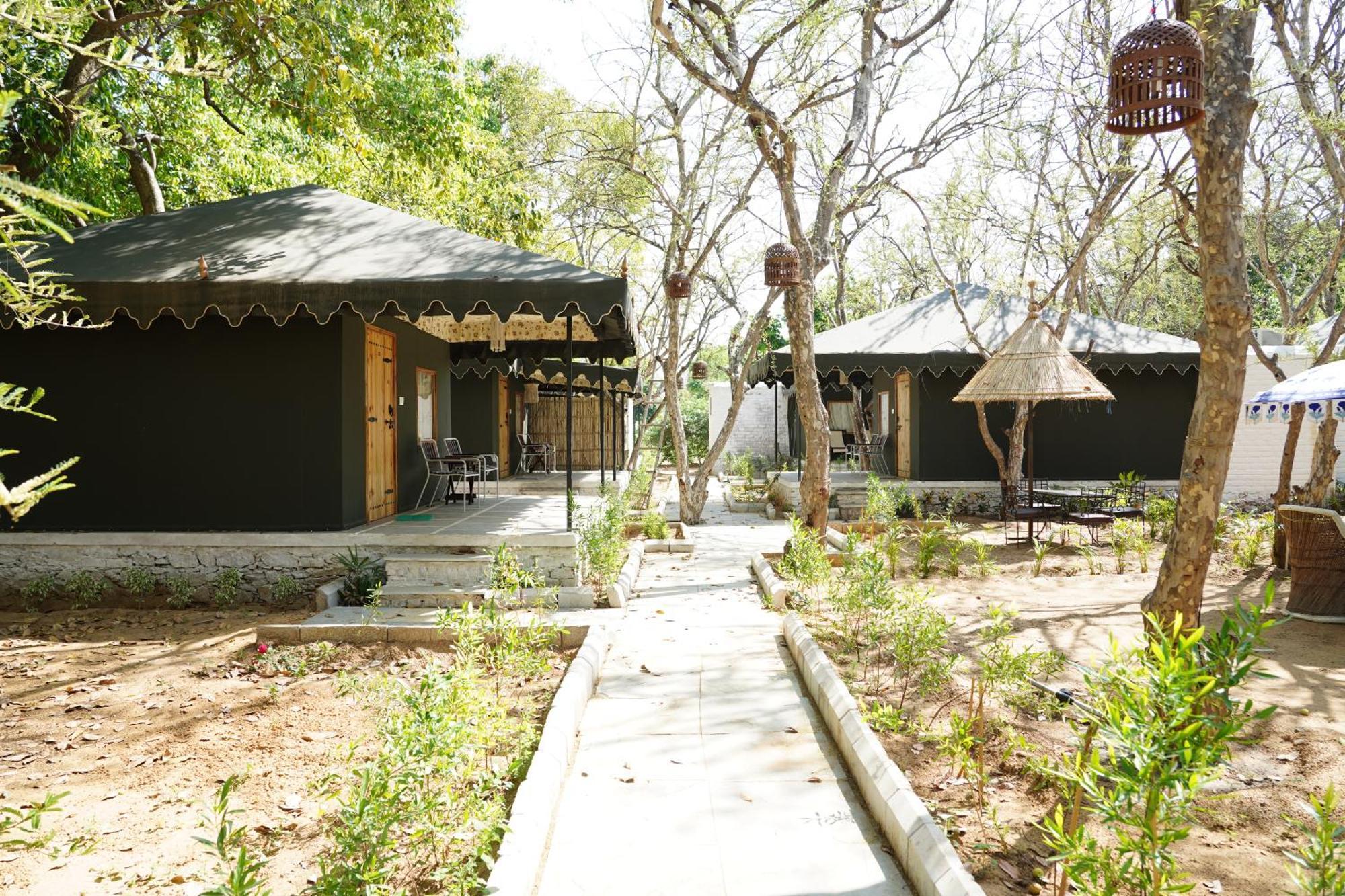 Heli Pushkar Hotel ภายนอก รูปภาพ
