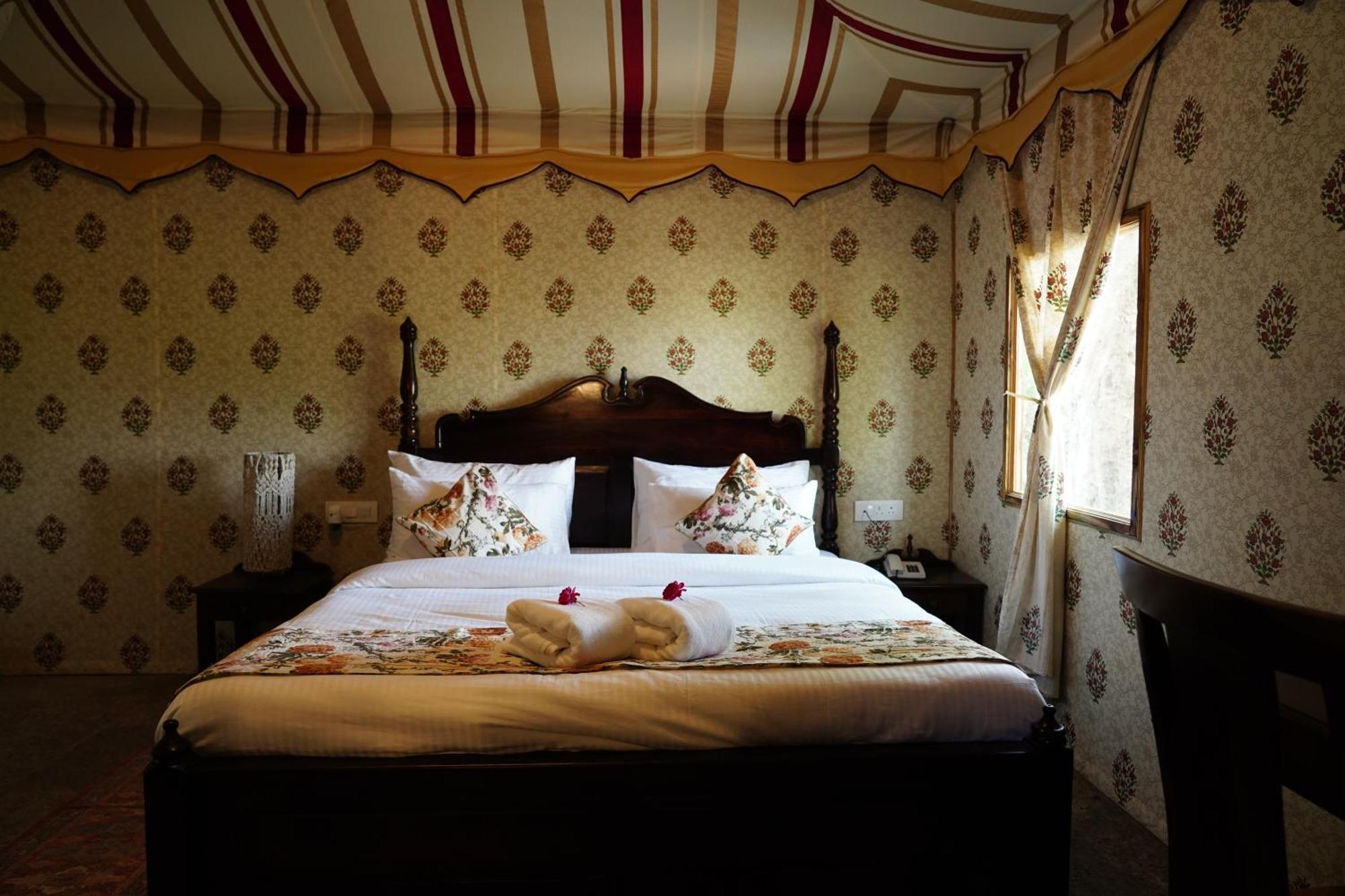 Heli Pushkar Hotel ภายนอก รูปภาพ